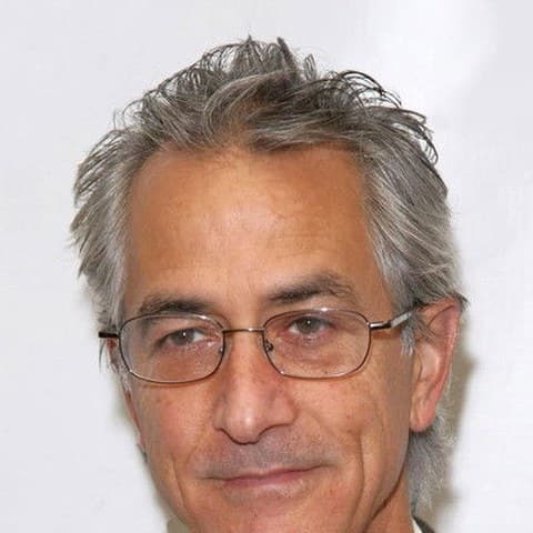 David Strathairn