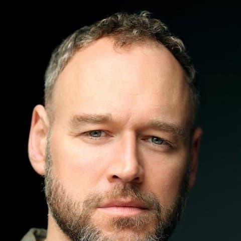 Elliot Cowan