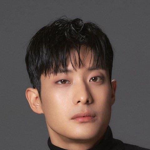 Lee Myeong-ro